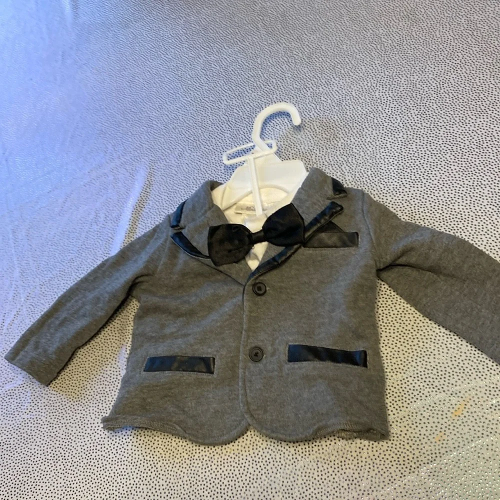 Miniclasix boys t shirt and vest size 3 months 0-12 lbs  new without tag